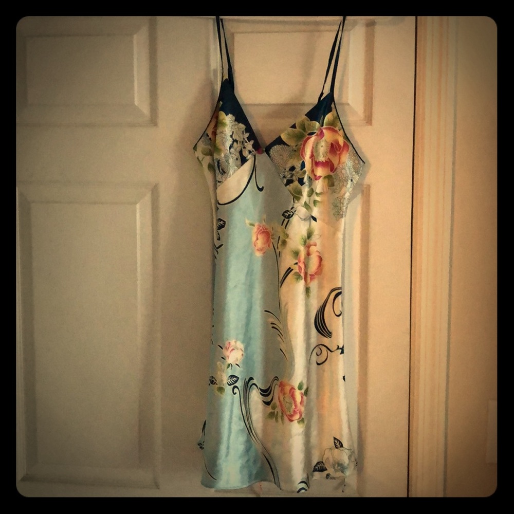 Oscar De La Renta nightie and robe